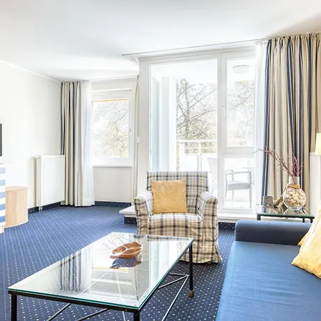 - Charmante An Der Seebruecke Zingst